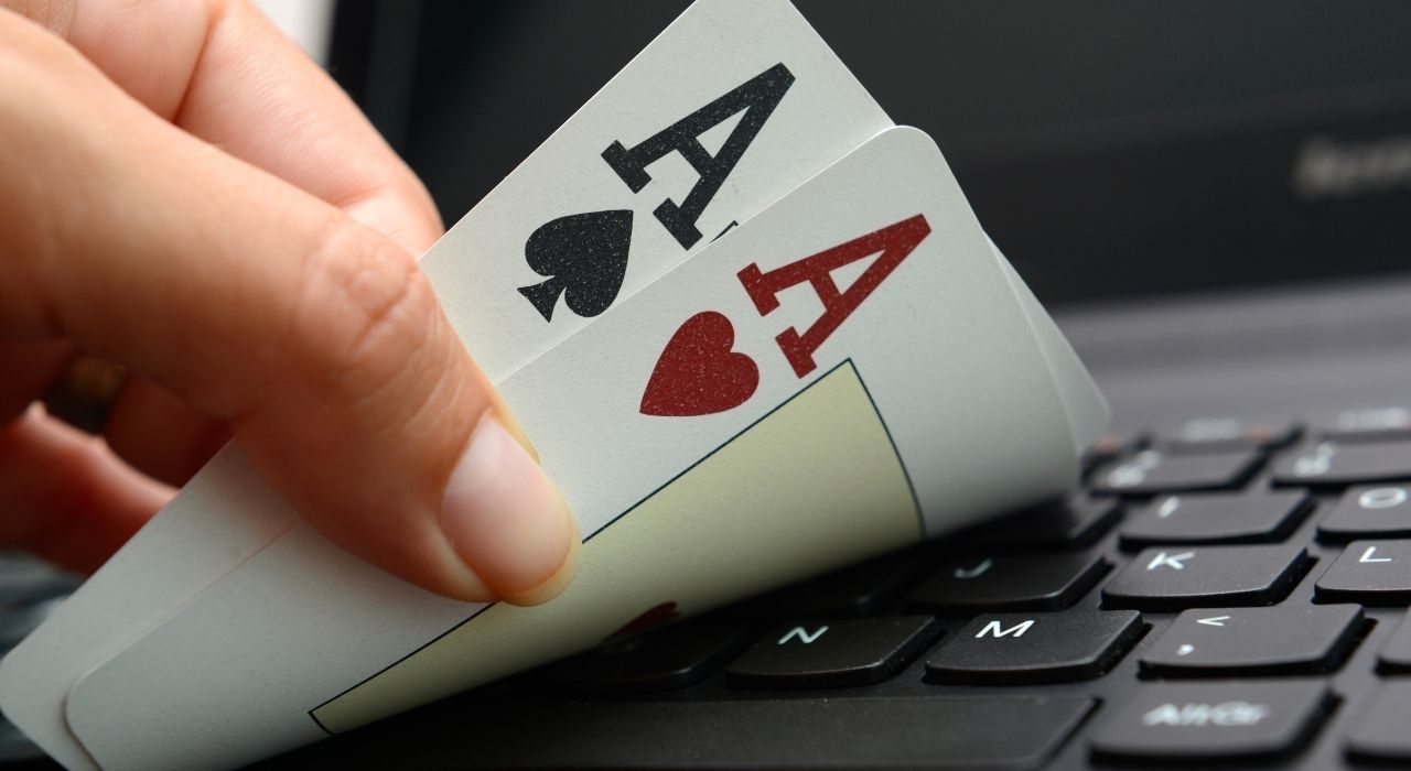 Online Poker Groups